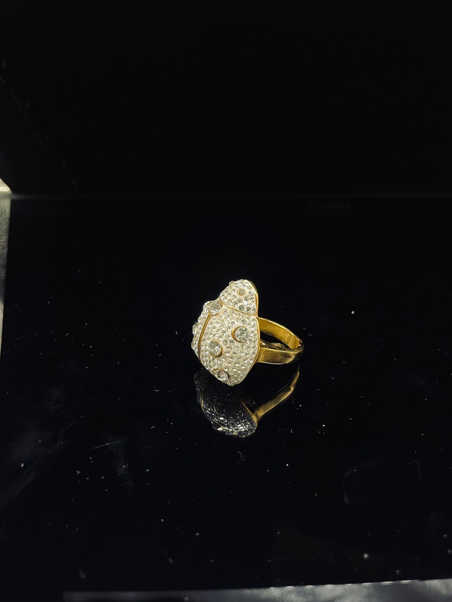 Ladybug Ring Diamond-Gold